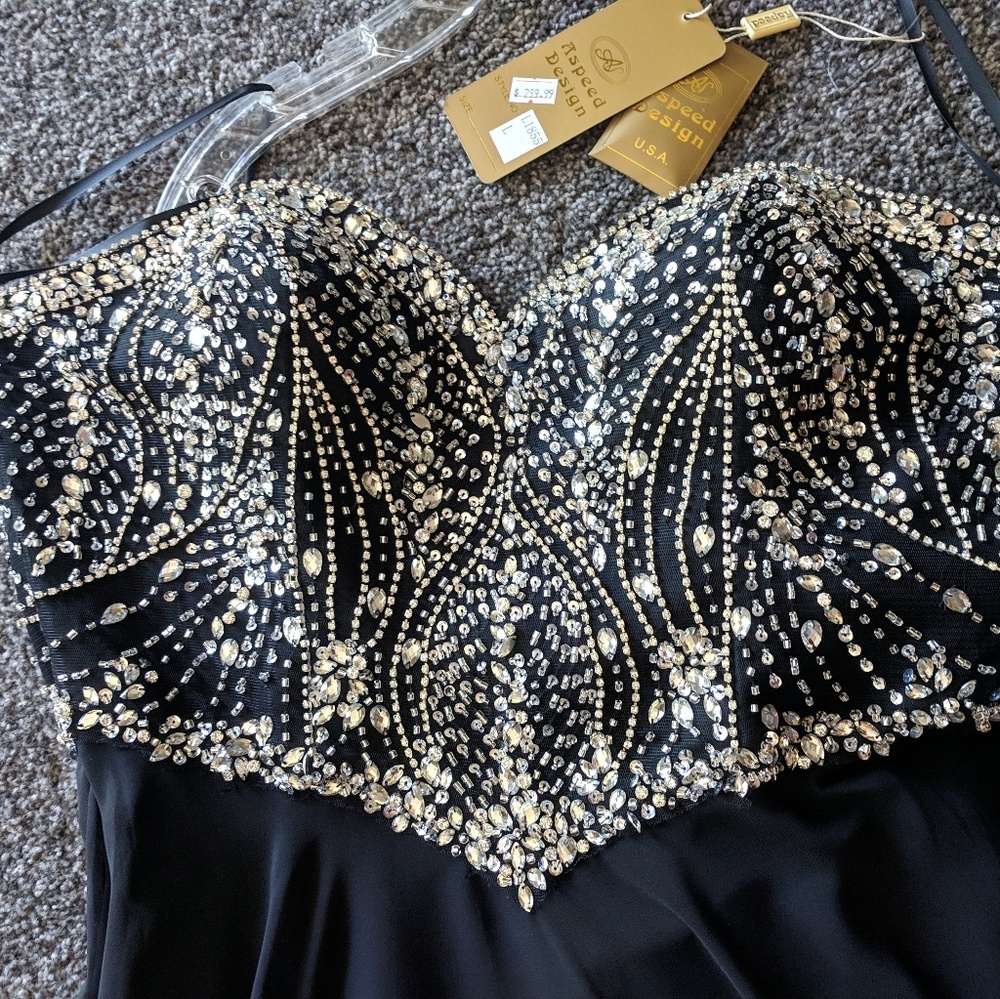 Formal beaded Gown - Picture 3 of 6